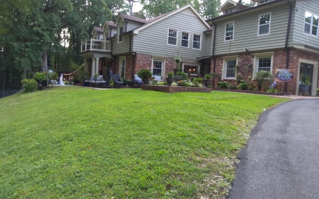Chans Lakeside Hideaway Stone Mountain Exterior photo